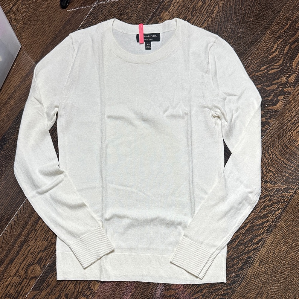 Banana Republic Cream Crewneck Sweater